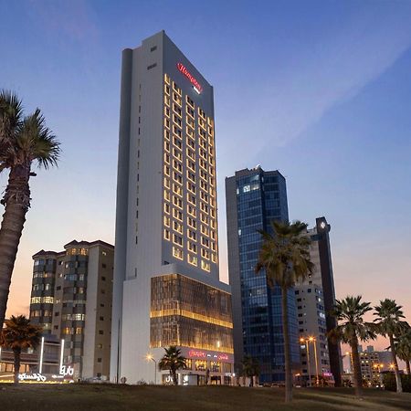ホテル Hampton By Hilton Kuwait Salmiya クウェート エクステリア 写真