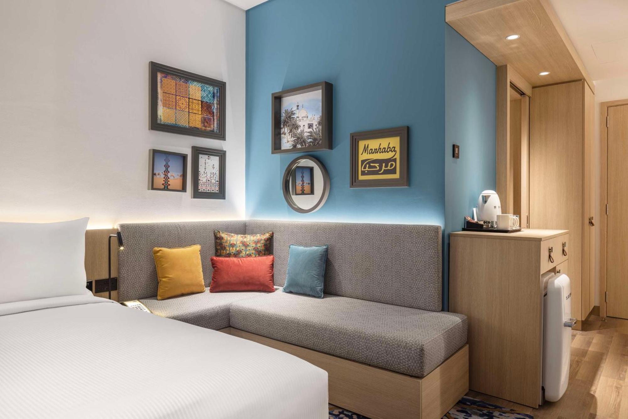 ホテル Hampton By Hilton Kuwait Salmiya クウェート エクステリア 写真
