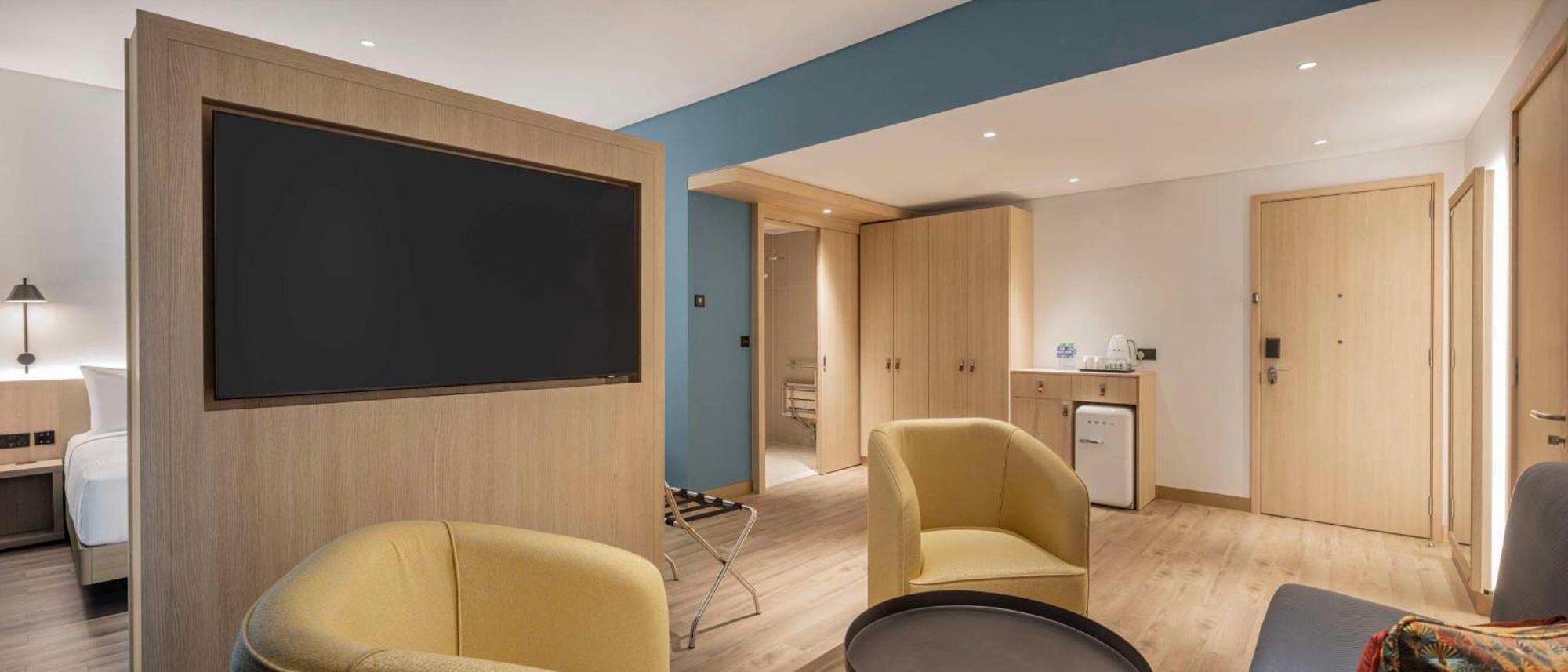 ホテル Hampton By Hilton Kuwait Salmiya クウェート エクステリア 写真